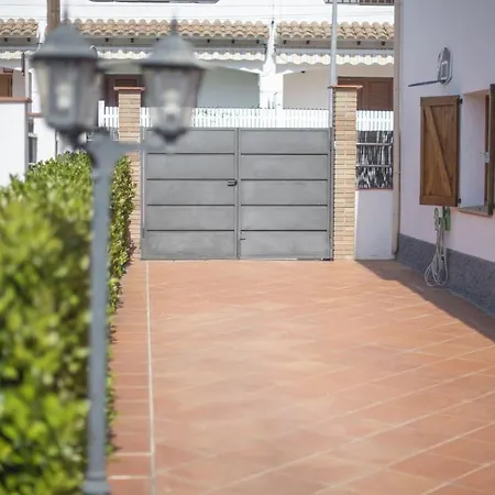 R145 House Close To The In Villa Roda de Bará