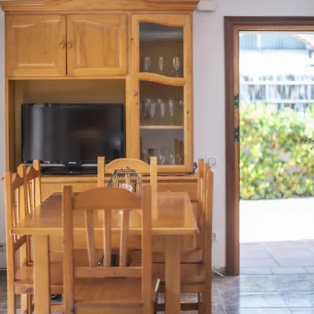 R145 House Close To The In Villa Roda de Bará