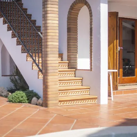 R145 House Close To The In Villa
